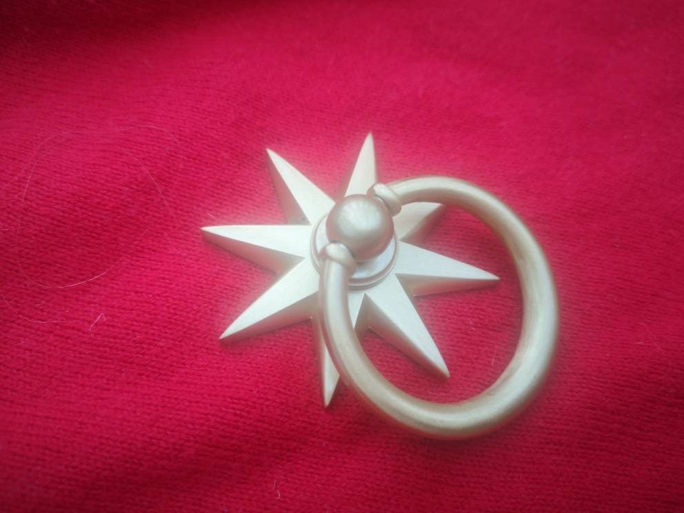 Gold star shaped ring pull handle/gold star backplate door handle/brass star cabinet pull/gold ring drawer pull/gold furniture hardware