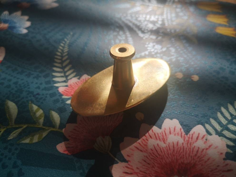 Gold ornate design cabinet handle/Solid brass oval drawer pull/Victorian style oval door handle/Antique style door knob/Gold brass hardware