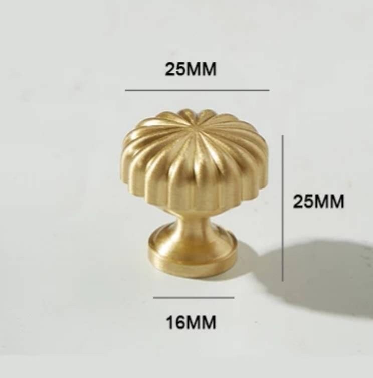 Round antique style gold or silver drawer pull/vintage style door knob/classic door handle for furniture hack/kitchen cabinet improvement