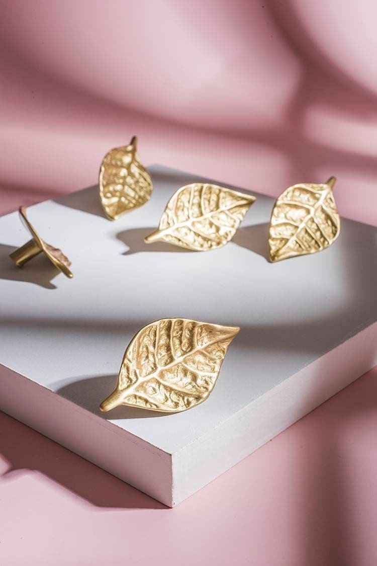 Gold brass autumn leaf cabinet handle/Gold leaf shaped drawer pull/Gold leaves door handle/Fall leaf drawer knob/gold furniture hardware