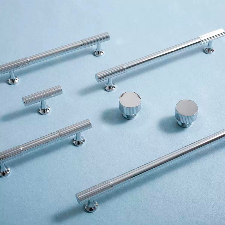 Shiny silver cabinet pull/Silver cabinet door handle with a line pattern/Chrome silver drawer handle/Modern shiny silver furniture hardware