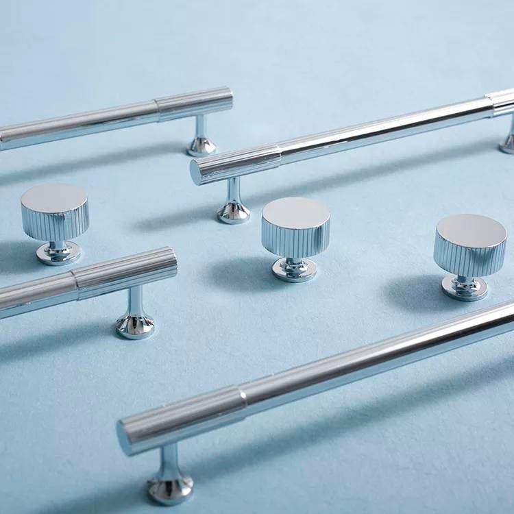 Shiny silver cabinet pull/Silver cabinet door handle with a line pattern/Chrome silver drawer handle/Modern shiny silver furniture hardware