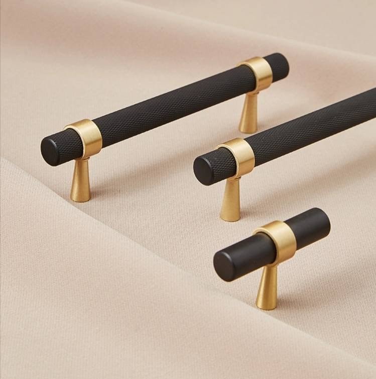 Black and gold knurled cabinet bar handle/textured brass drawer pull/ kitchen cabinet handle/modern furniture hardware/cabinet door handle
