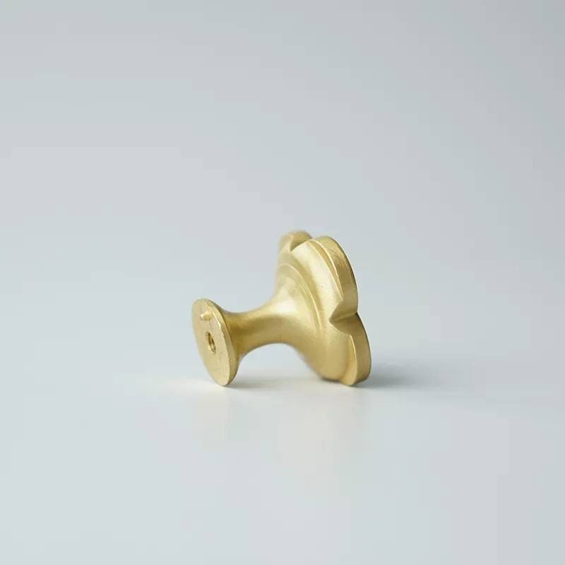 Mother of pearl clover shaped drawer pull/Brass and pearl clover cabinet handle/Iridescent shell door knob/Clover shaped pearl door handle