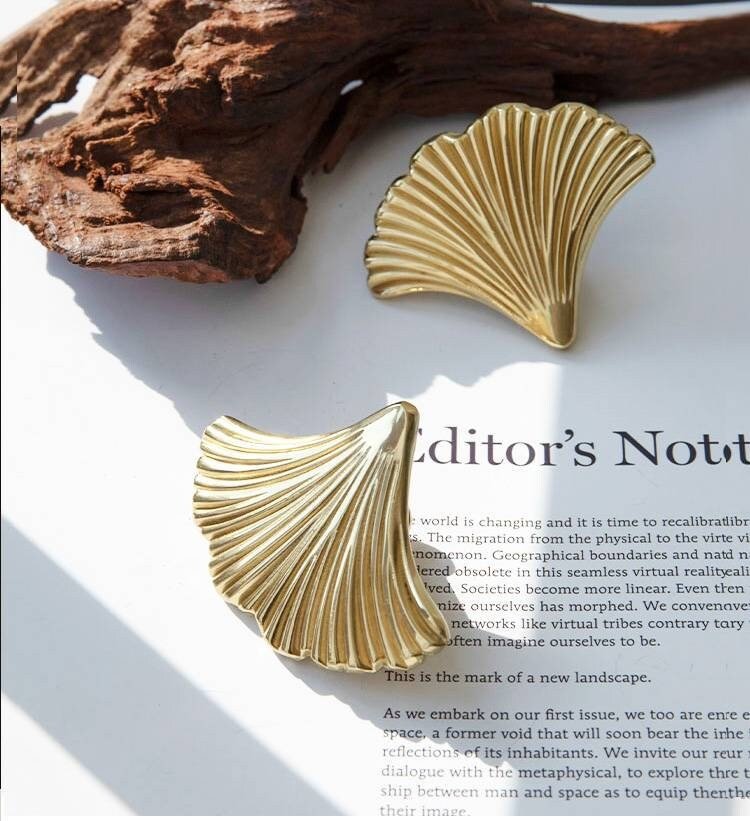 Gold ginkgo leaf shaped cabinet pull/solid brass leaf door handle/Gingko drawer knob/Golden leaves drawer pull/brass furniture hardware