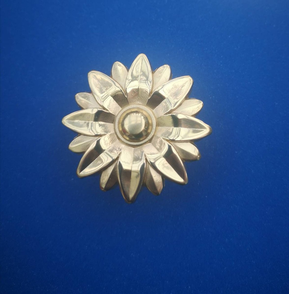 Gold star flower drawer handle/Gold brass flower cabinet handle/Brass vintage door knob/Brass furniture hardware/Unique flower drawer knob