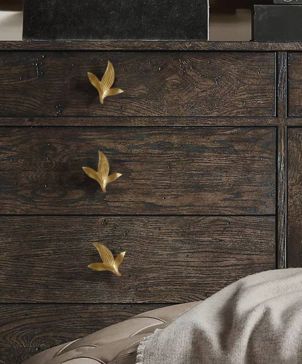 Gold Lilly of the Valley Leaf shaped Cabinet Pull/Elegant leaf shaped brass door handle/Brass leaves design drawer knob/furniture hardware