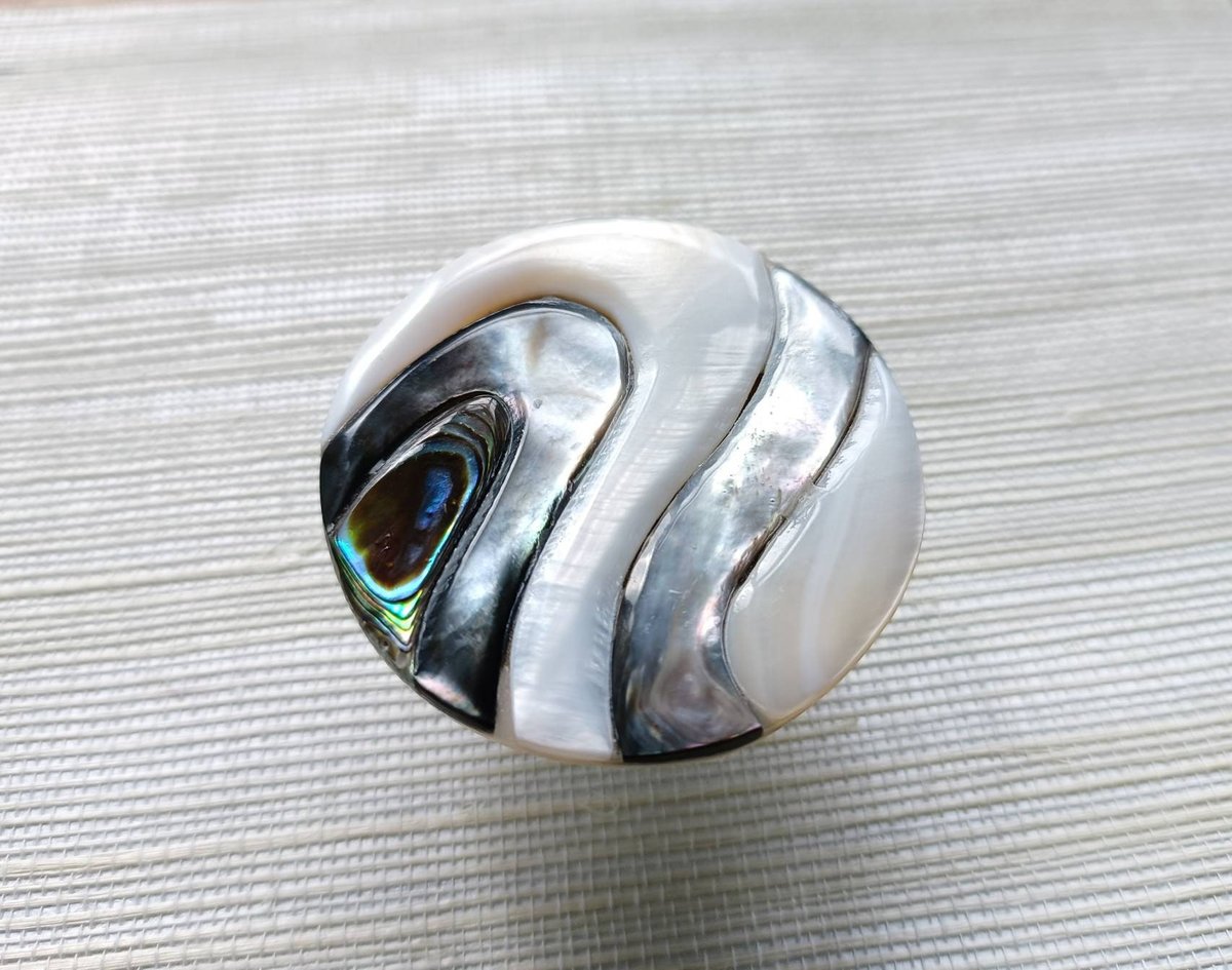 Large round mixed shell pattern drawer pull/Pearl Cabinet pull/mother of pearl door handle/Swirl pattern door knob/pearl furniture hardware