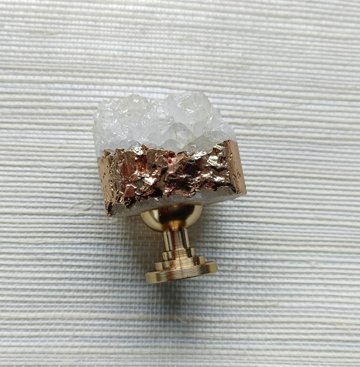 Green or white quartz crystal geode and brass cabinet handle/gemstone drawer handle/crystal door handle/raw semi precious stone door knob