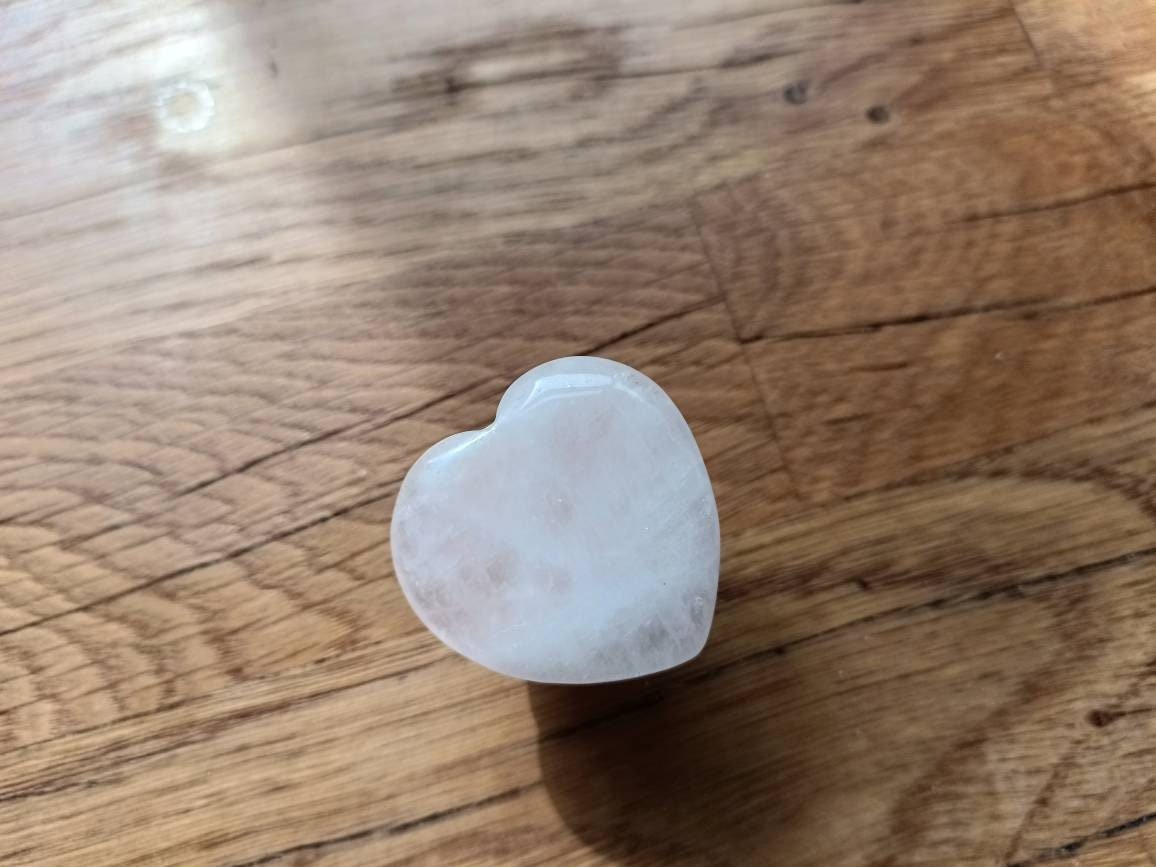 Smooth polished heart shaped semi precious stone drawer handle/Pink, white quartz, tiger eye or jade cabinet handle/heart gemstone door knob