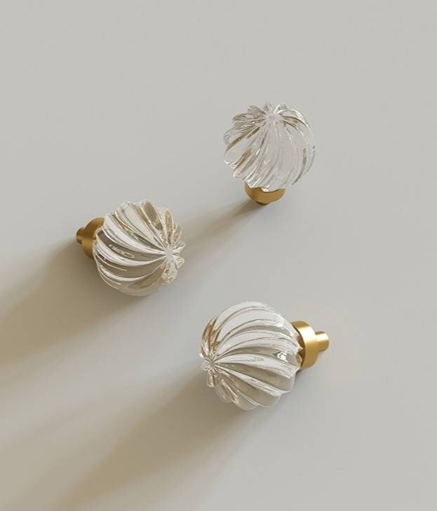 Round pumpkin or balloon shaped lucite cabinet pull/Transparent door knob/Vintage design clear acrylic drawer handle/retro style hardware