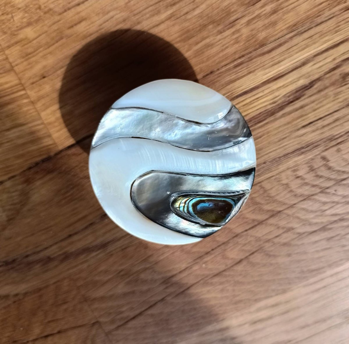 Large round mixed shell pattern drawer pull/Pearl Cabinet pull/mother of pearl door handle/Swirl pattern door knob/pearl furniture hardware