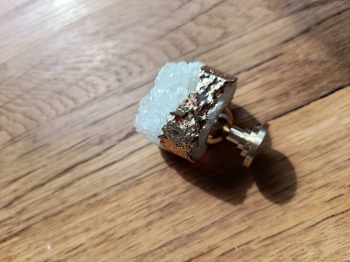 Green or white quartz crystal geode and brass cabinet handle/gemstone drawer handle/crystal door handle/raw semi precious stone door knob