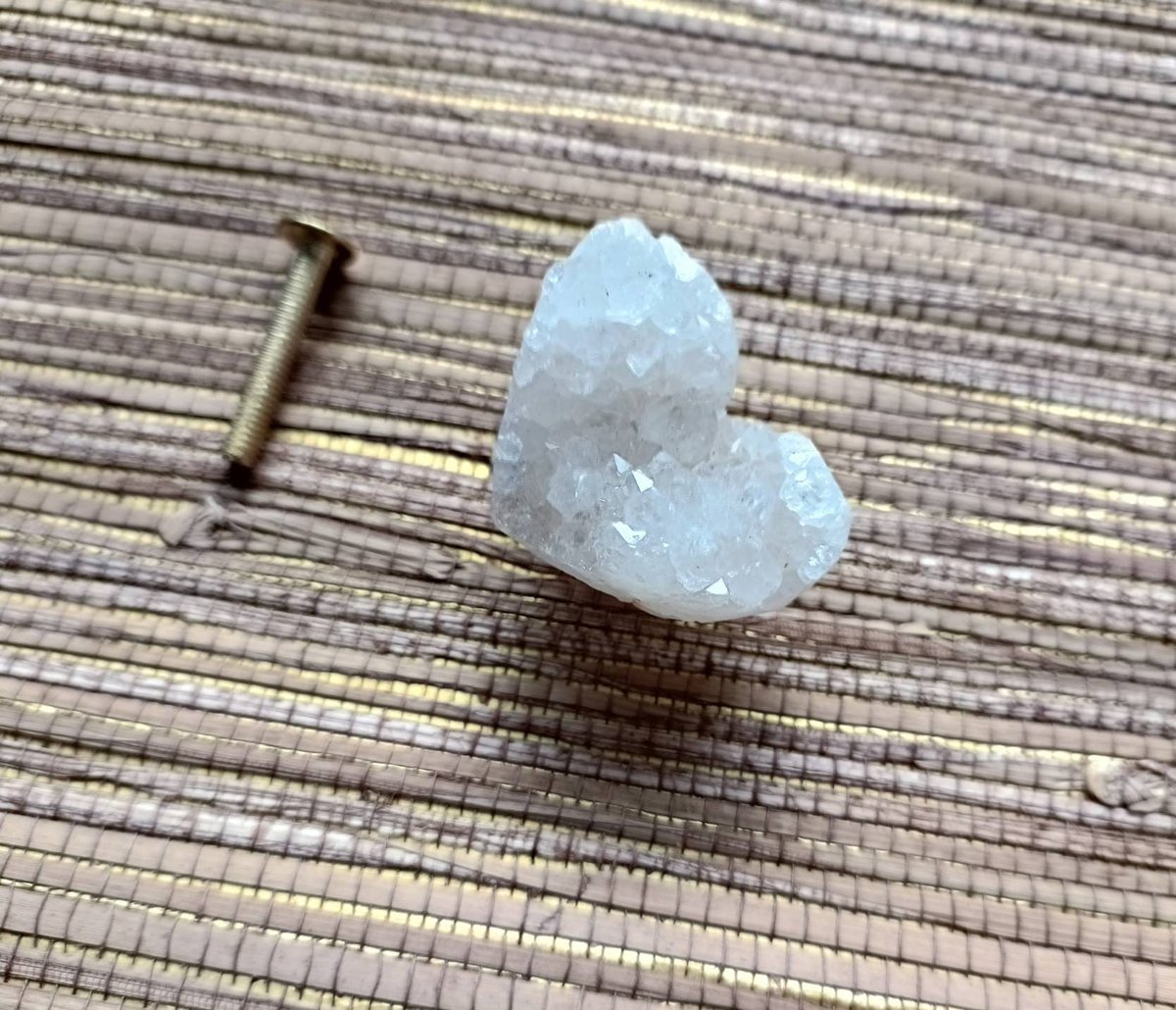 Heart shape amethyst or white quartz crystal geode cabinet handle/heart shaped gemstone drawer handle/small rough cut crystal door handle