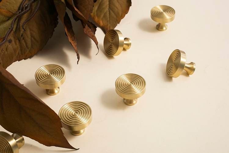 Chunky matte gold brass echo pattern drawer handle/brass furniture hardware/Mid century modern drawer knob/Gold brass retro cabinet pull