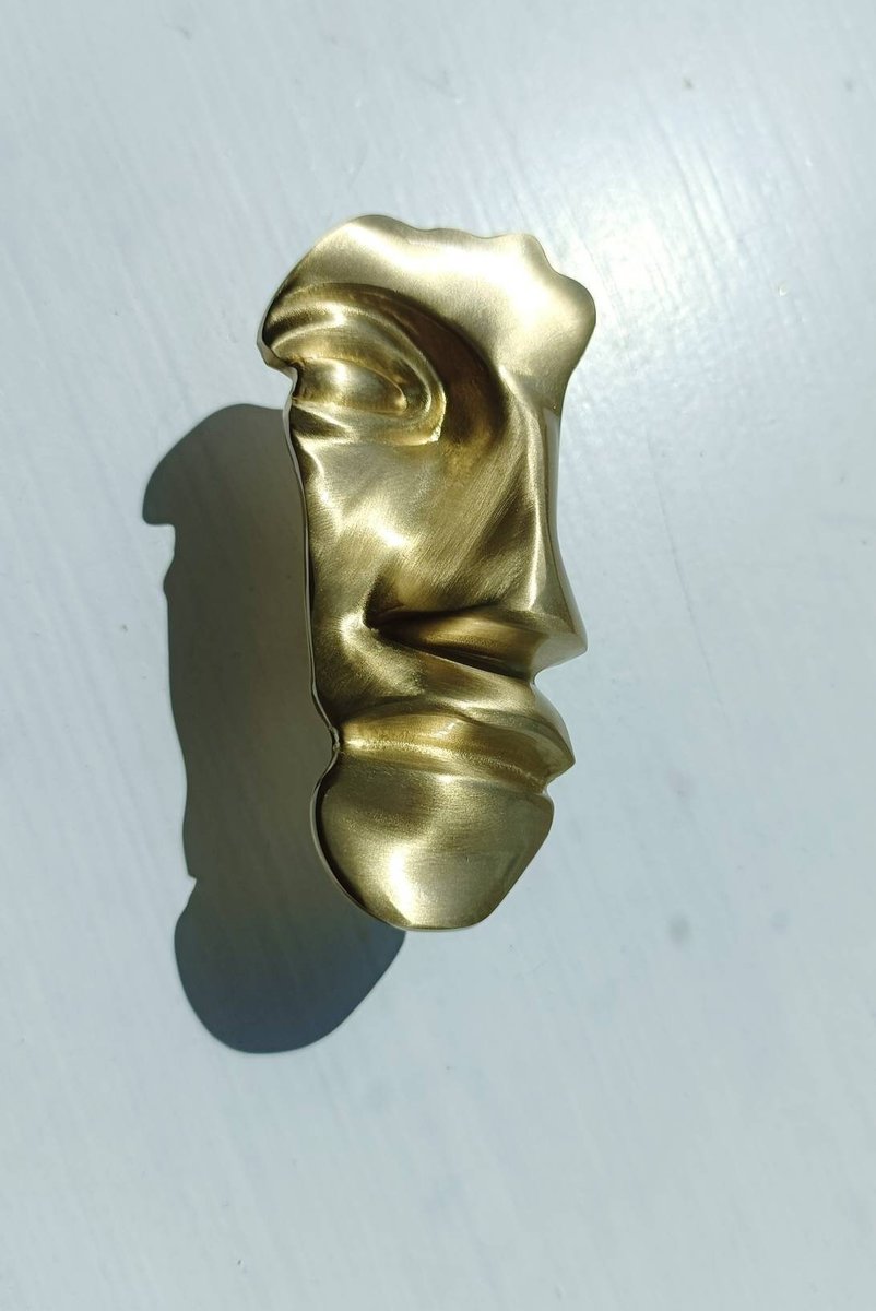 Gold brass face shaped sculpture cabinet handle/Gold abstract art door handle/Unique statue face drawer handle/unusual furniture hardware
