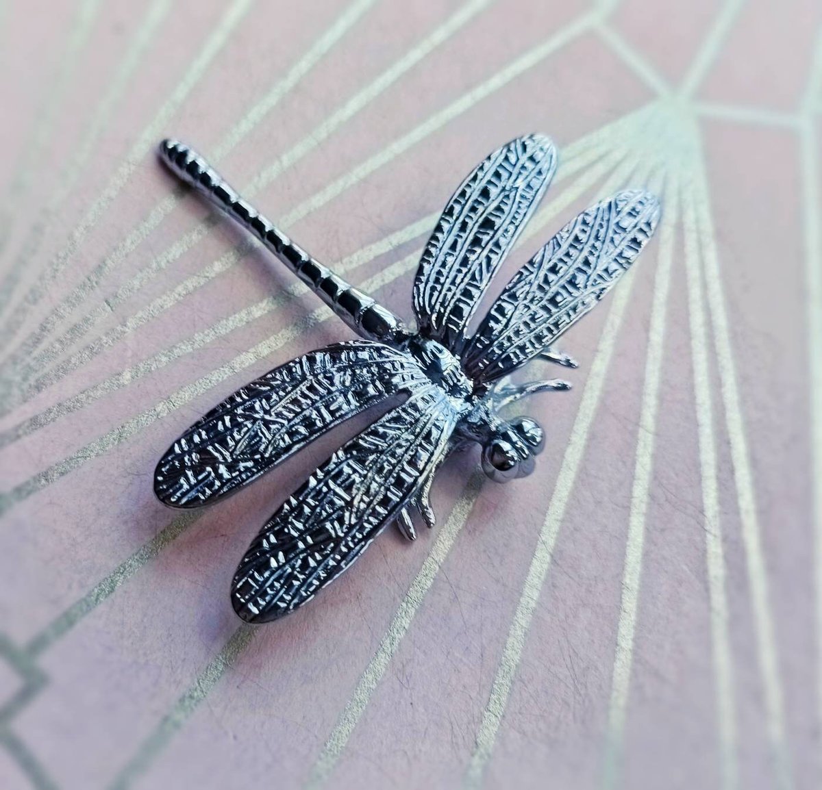 Silver dragonfly cabinet pull/Dragon fly drawer knob/Silver Dragonfly drawer handle/silver furniture hardware/silver dragonflies door knob