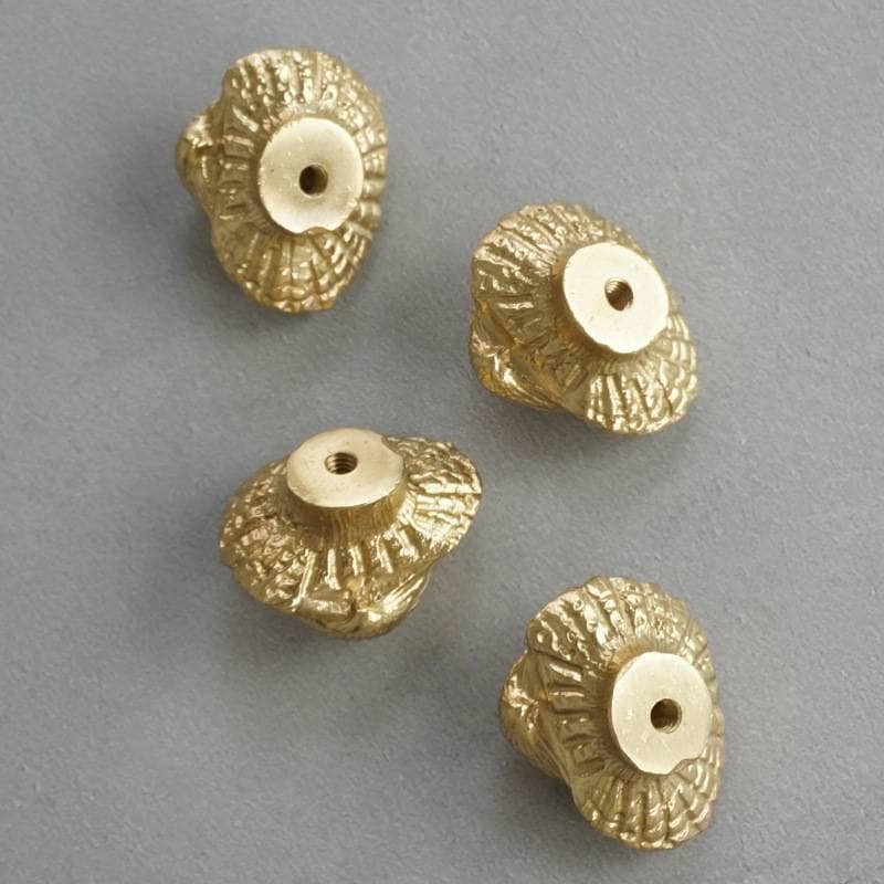 Solid brass realistic sea shell drawer handle/Gold clam shell cabinet handle/seaside themed door knob/beach decor/gold furniture hardware