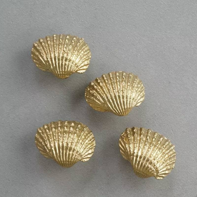Solid brass realistic sea shell drawer handle/Gold clam shell cabinet handle/seaside themed door knob/beach decor/gold furniture hardware