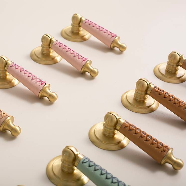 Pastel colour leather and brass drop drawer handle/Light coloured leather and gold drop cabinet pull/Brass drop handle wrapped in leather