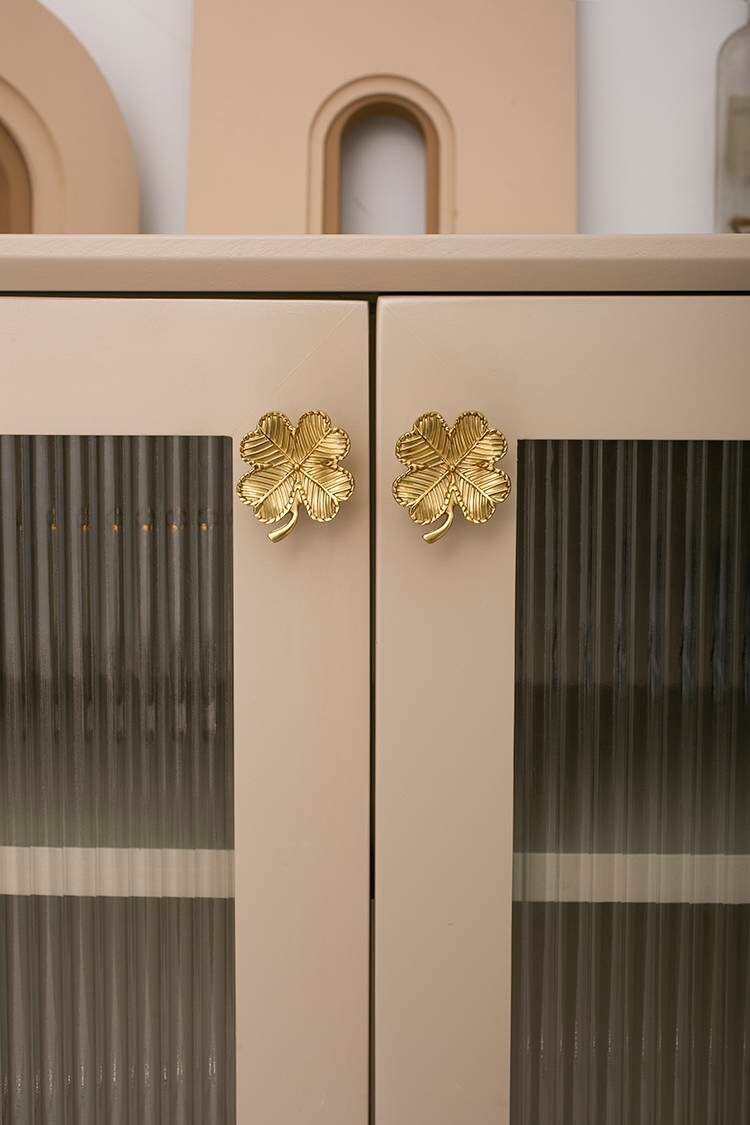 Lucky gold four leaf clover shaped cabinet pull/Shamrock shaped drawer knob/Clover leaf design door handle/Solid brass furniture hardware