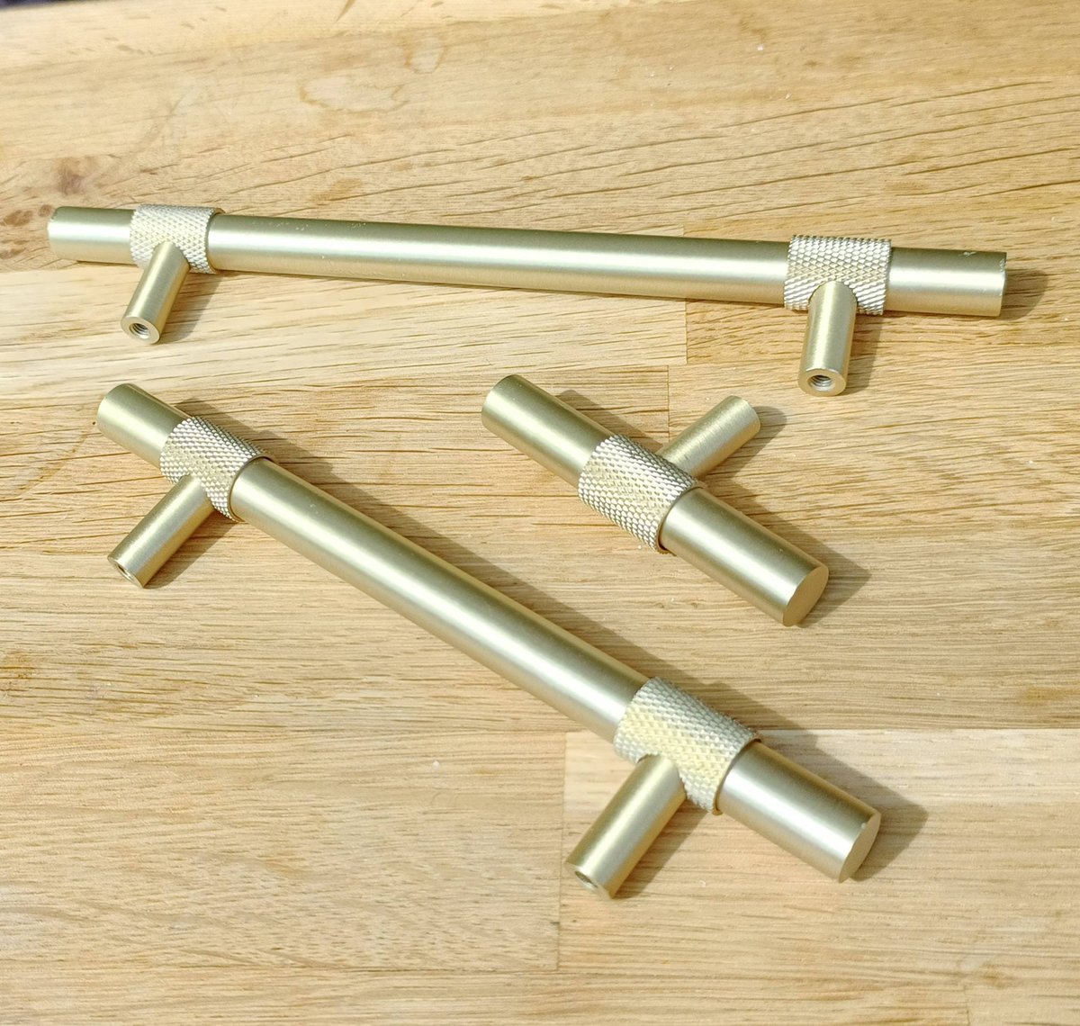 Matt gold with textured detail cabinet bar handle/Brass drawer pull/gold knurled cabinet pull/Brass furniture hardware/kitchen hardware