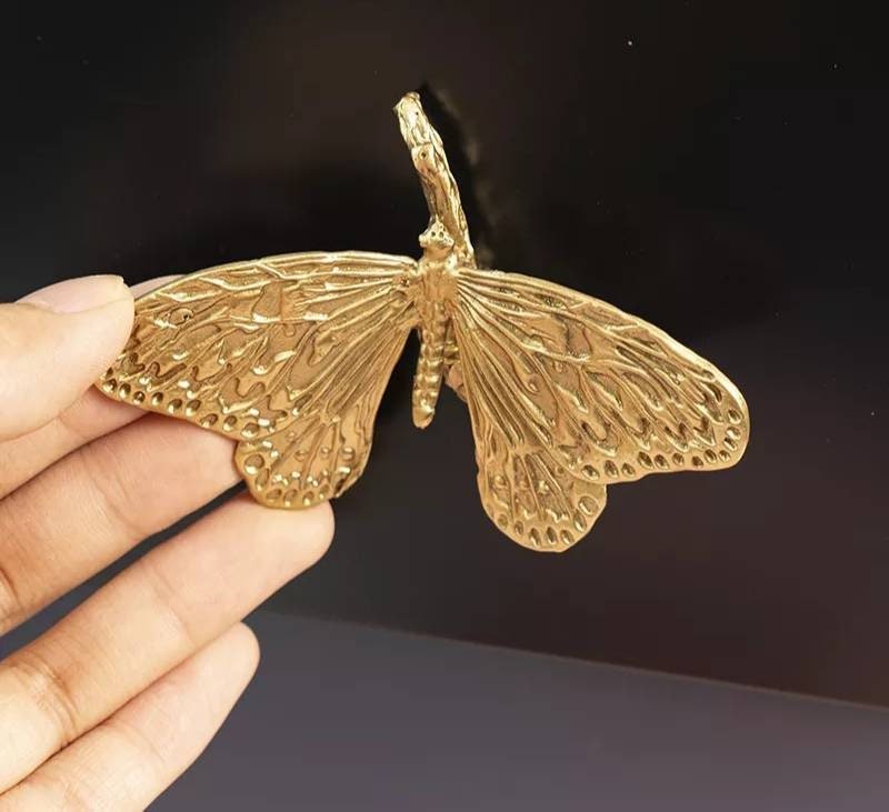 Brass butterfly on a branch cabinet handle/Monarch butterfly cabinet pull/butterfly door handle/gold butterfly knob/Gold furniture hardware