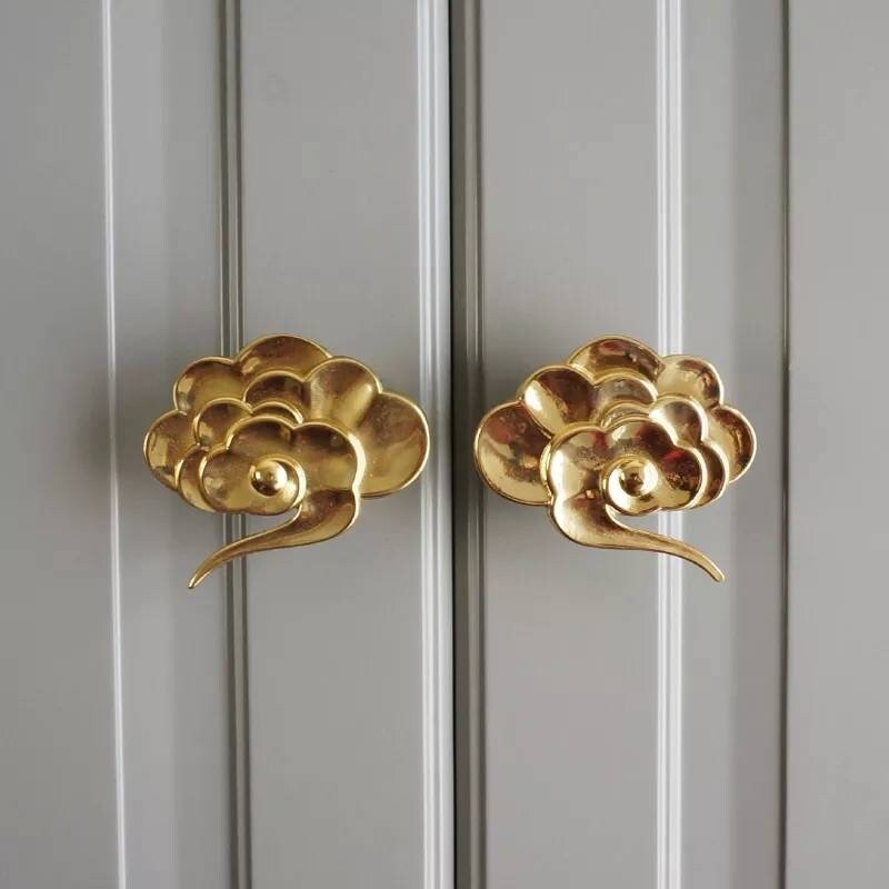 Shiny Golden floating cloud shaped door handles in left or right facing design solid brass Cabinet Pull Knob furniture hardware upcycling