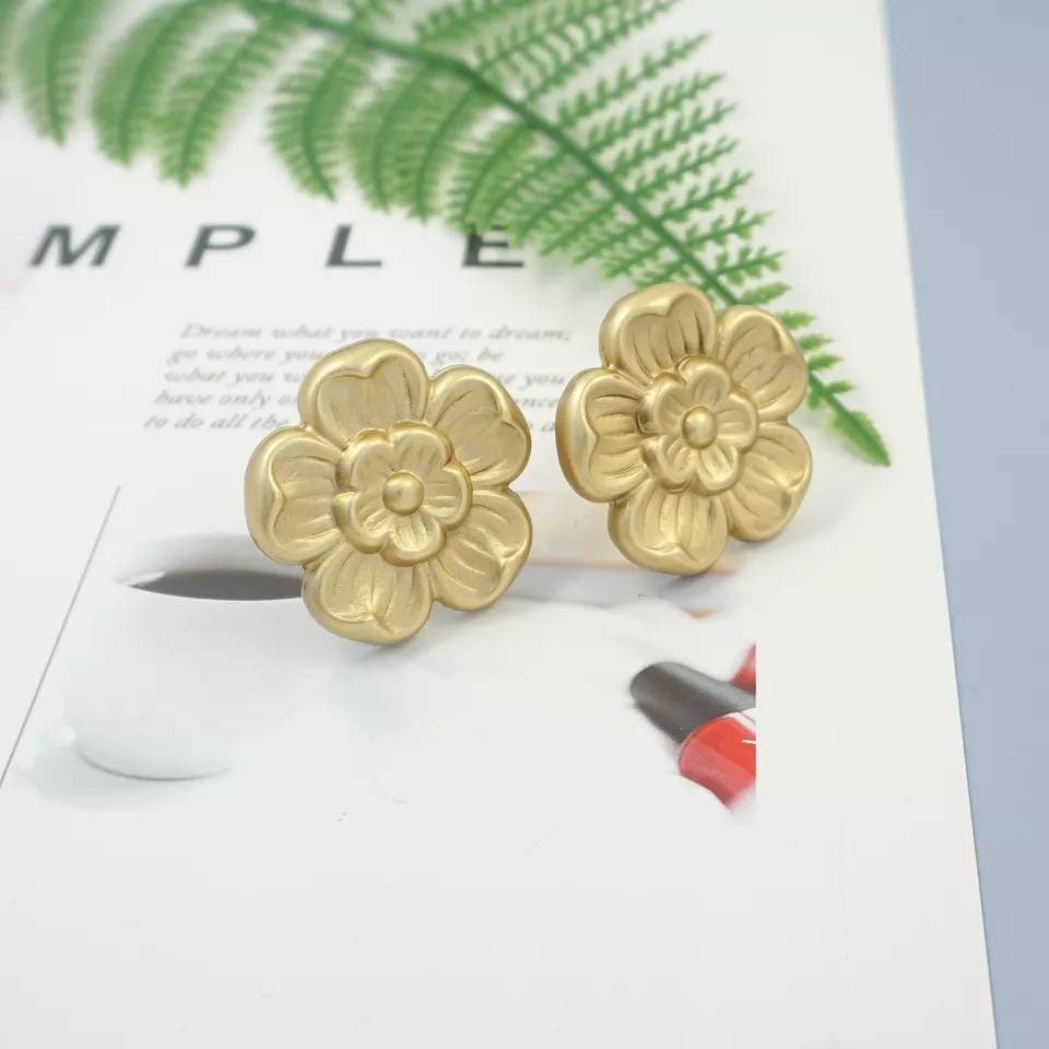 Gold wild rose design cabinet pull/Tudor rose door handle/Shiny brass flower drawer knob/Brass furniture hardware/Gold brass flower handle