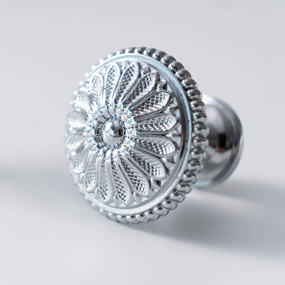 Shiny gold or silver antique style drawer pull/Ornate Edwardian daisy design door handle/Arts and craft inspired flower pattern cabinet knob