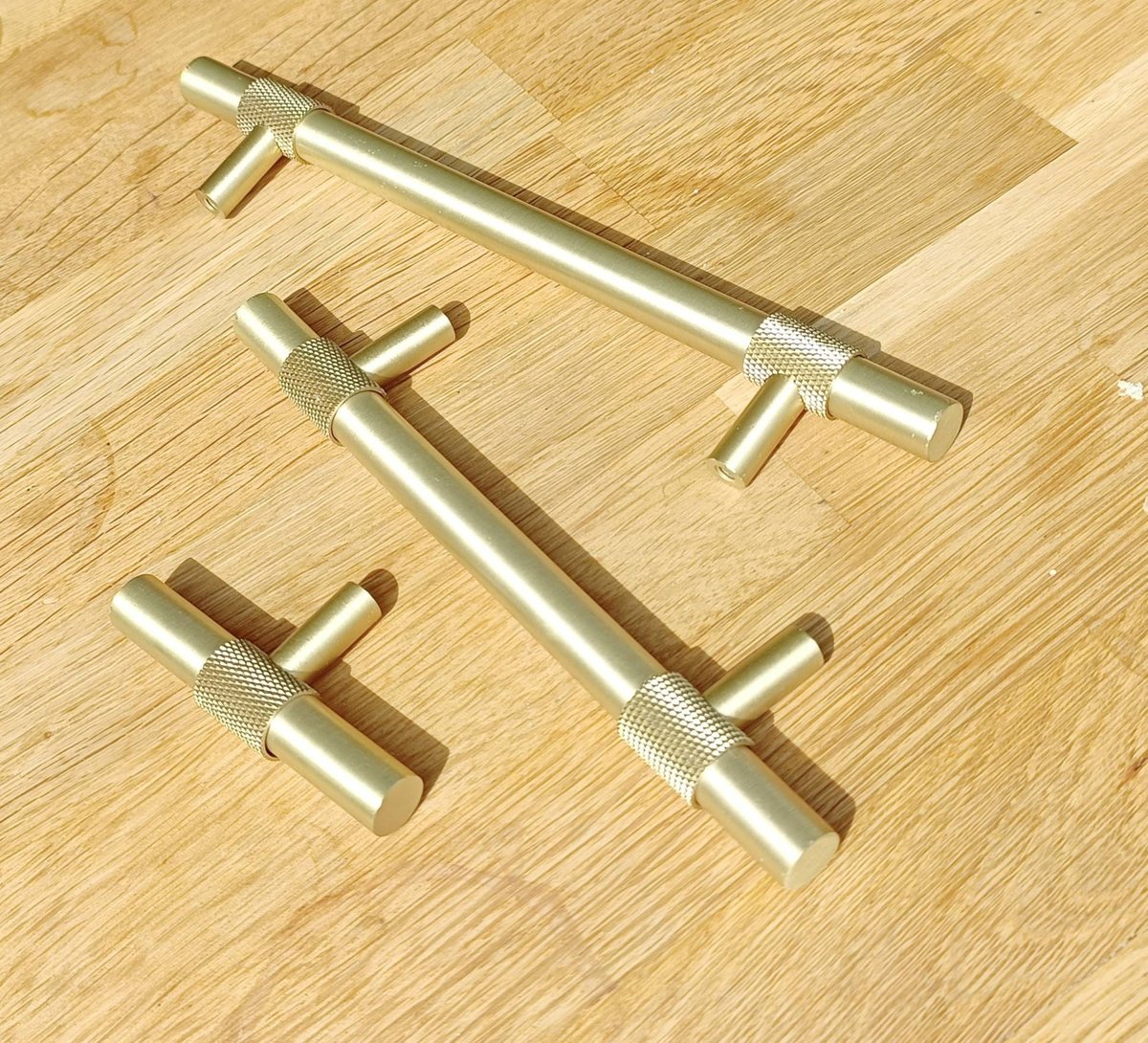 Matt gold with textured detail cabinet bar handle/Brass drawer pull/gold knurled cabinet pull/Brass furniture hardware/kitchen hardware