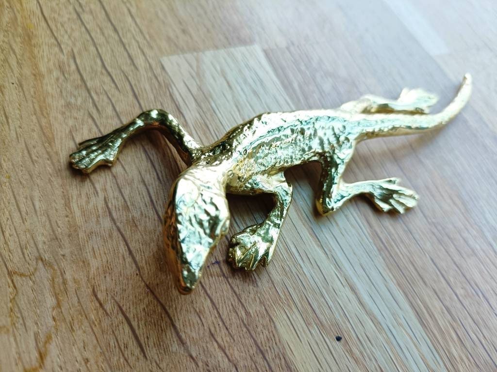 Gold lizard drawer handle/Gold Geko cabinet handle/Unique brass door handle/Brass cabinet hardware/Brass lizard door knob/Lizard door handle