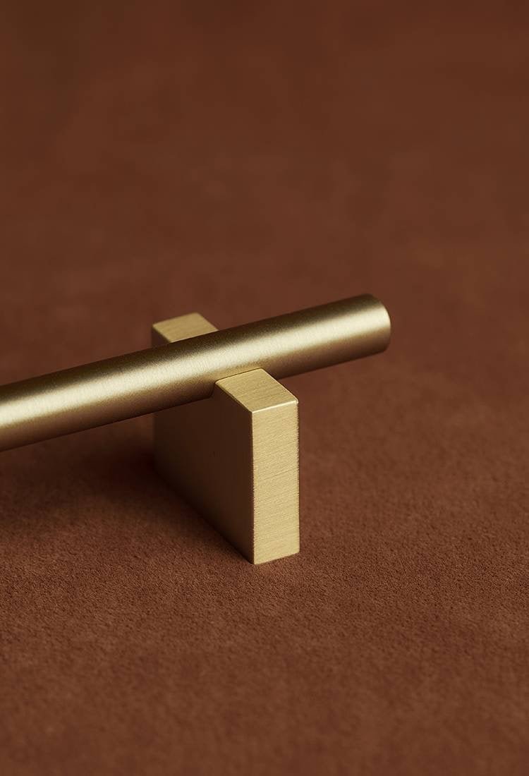 Gold brass bar with rectangle base drawer handle/modern gold gold brass hardware/gold brass cabinet pull/Gold kitchen hardware/Gold pulls