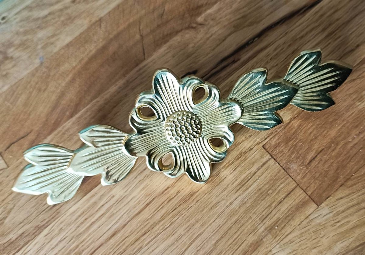 Decorative sun flower and leaf drawer pull/Gold sun flower cabinet handle/arts and crafts style handle/Ornate brass furniture hardware