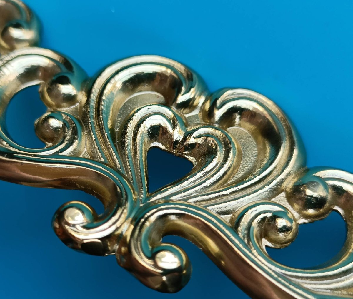 Ornate style solid brass cabinet pull/French style drawer handle/Brass furniture hardware/Gold vintage style door handle/Heart shaped pull