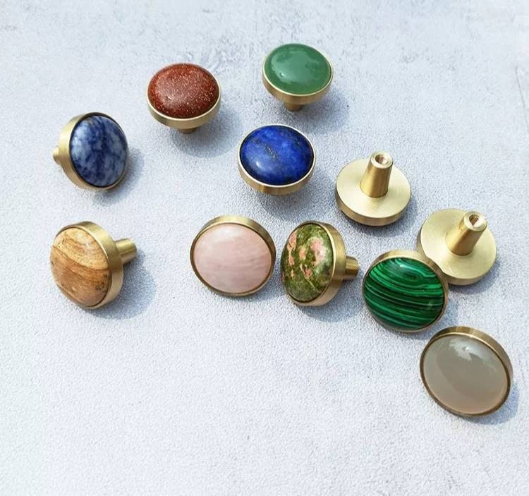 Electric blue lapis lazuli and gold brass  drawer knob/blue stone cabinet handle/gemstone drawer pull/blue cabinet handle/blue hardware