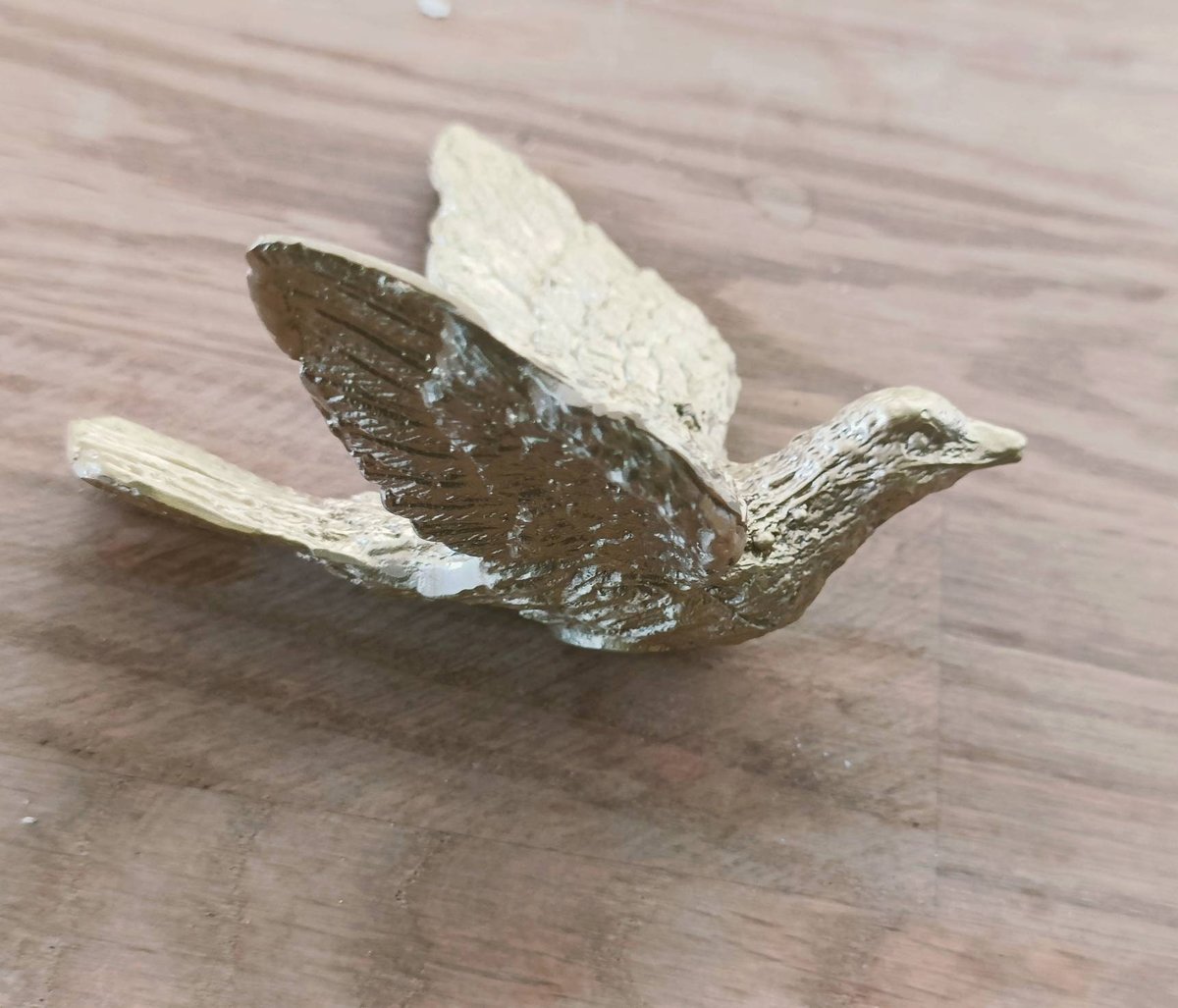 Gold brass dove of peace drawer handle/Gold brass dove shaped cabinet pull/Flying bird shaped door knob/brass furniture hardware/bird handle