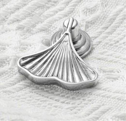 Shiny silver ginkgo drop leaf drawer handle/leaf shaped cabinet pull/silver leaf drawer pull/Silver furniture hardware/silver door handle