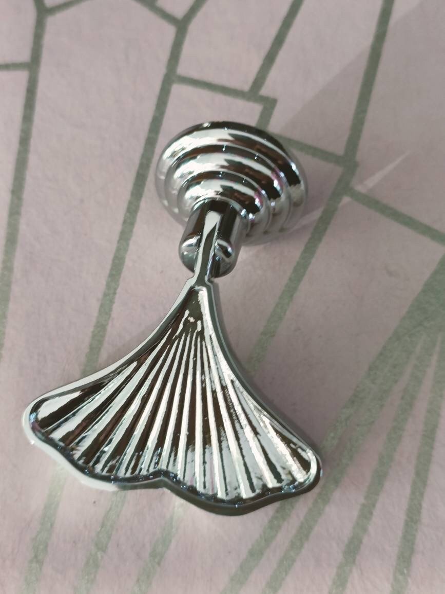 Shiny silver ginkgo drop leaf drawer handle/leaf shaped cabinet pull/silver leaf drawer pull/Silver furniture hardware/silver door handle