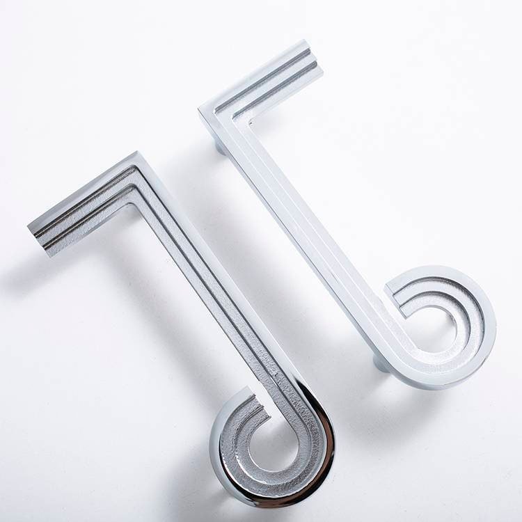 Silver note shaped retro door handle/Silver geometric shape wardrobe handle/Chrome mid century modern style drawer pull/Statement handles