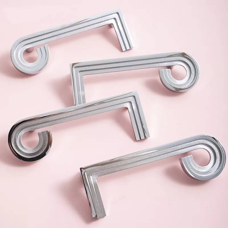 Silver note shaped retro door handle/Silver geometric shape wardrobe handle/Chrome mid century modern style drawer pull/Statement handles