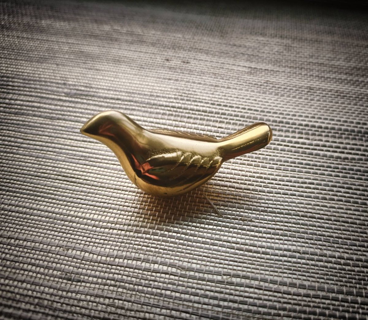 Small sleek gold bird drawer handle/Gold brass bird shaped cabinet pull/small chickadee door knob/nursery furniture hardware/Bird door knob
