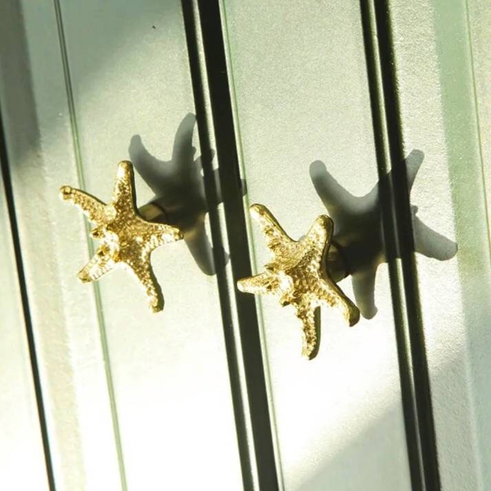 Detailed brass starfish drawer handle/Star fish cabinet pull/Gold beach themed door handle/Seaside decor drawer knob/gold furniture hardware