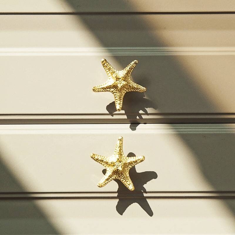 Detailed brass starfish drawer handle/Star fish cabinet pull/Gold beach themed door handle/Seaside decor drawer knob/gold furniture hardware