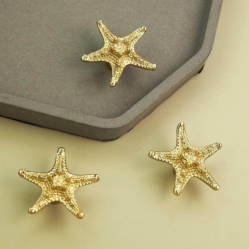 Detailed brass starfish drawer handle/Star fish cabinet pull/Gold beach themed door handle/Seaside decor drawer knob/gold furniture hardware