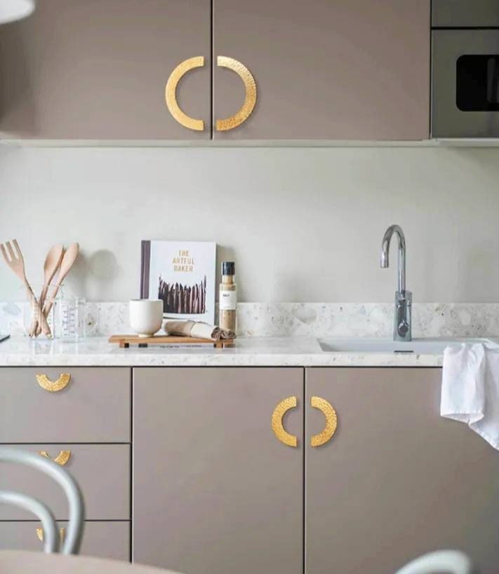 Shiny textured gold brass semi circle handle/hammered gold drawer pull/kitchen hardware/large cabinet handle/gold wardrobe door handle