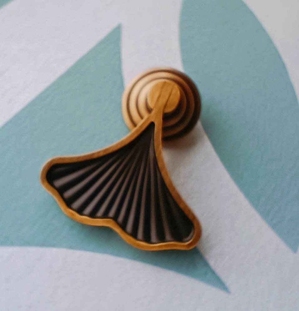 Aged brass ginkgo drop leaf drawer handle/leaf shaped cabinet pull/gold leaf drawer pull/gold furniture hardware/gold cabinet door handle