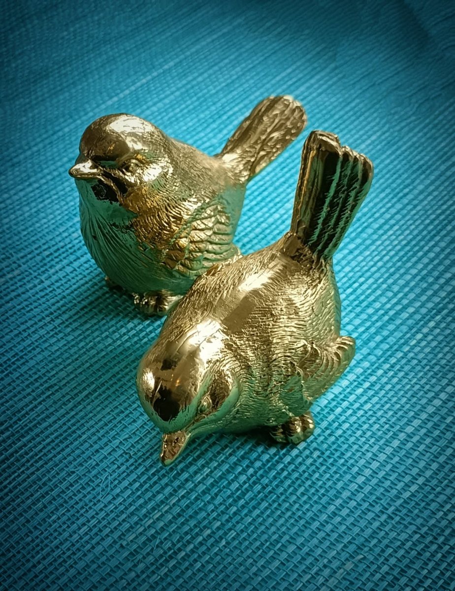 Large gold brass bird drawer handle/Gold brass sparrow cabinet pull/Gold chickadee door knob/nursery furniture hardware/Brass bird door knob