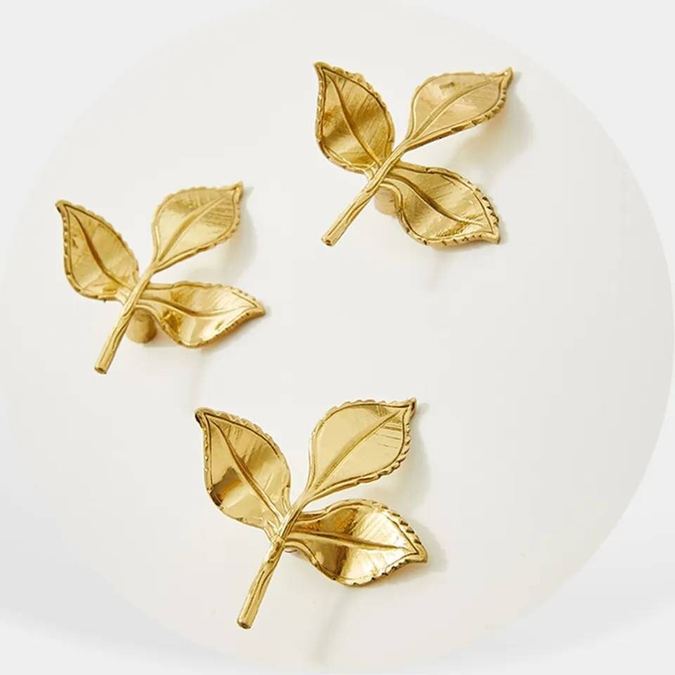 Gold brass leaf sprig cabinet handle/Leaf and stalk shaped drawer pull/Gold brass leaves door knob/brass furniture hardware/Golden leaves