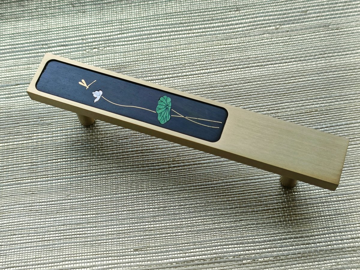 Waterlilies drawer pull/Pearl and brass inlaid drawer pull/Intricate pearl inlay cabinet pull/water lily door handle/Luxury pearl hardware